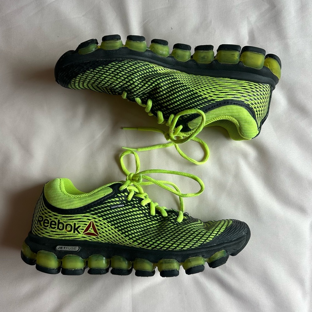 Reebok Z Jet Kids Running Shoes – Size 5.5